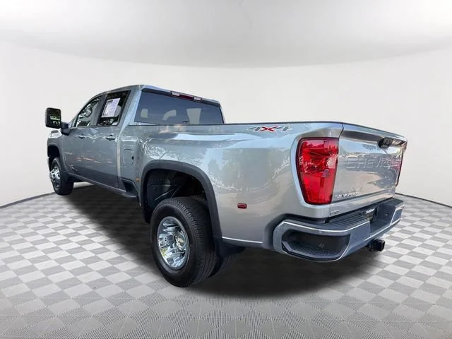 Used 2025 Sterling Gray Metallic Chevrolet LT DRW image 7