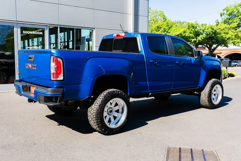 Used 2021 Blue GMC Elevation image 6