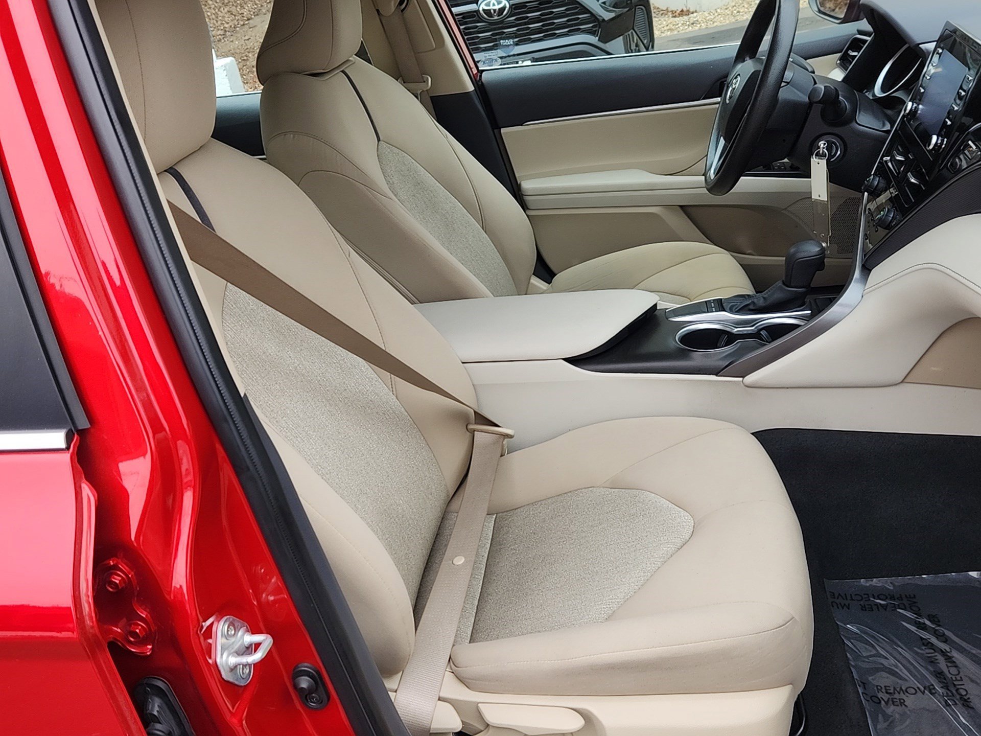 2023 Toyota Camry LE - Photo 28