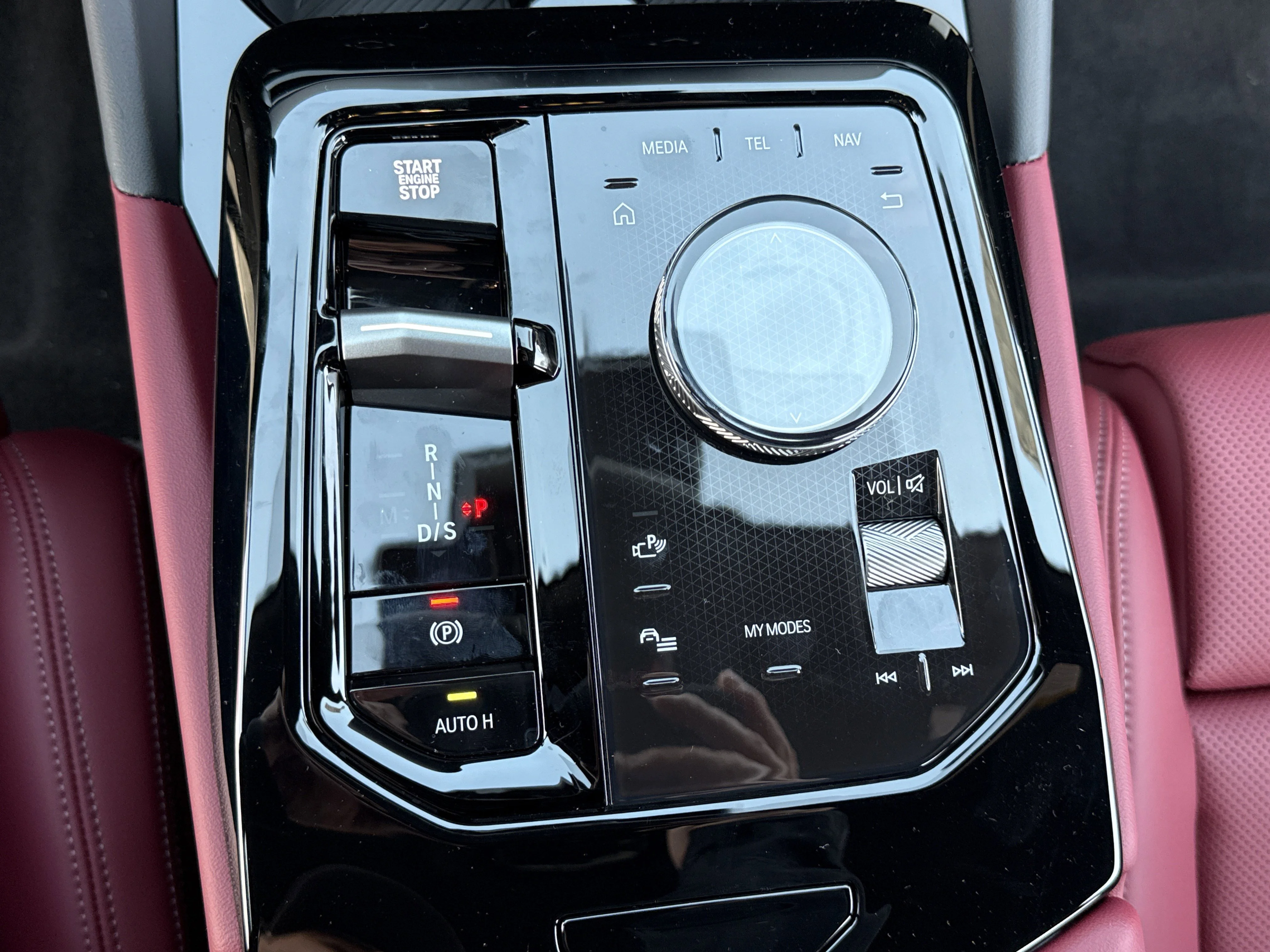New 2026 Dark Graphite Metallic BMW 530i image 9