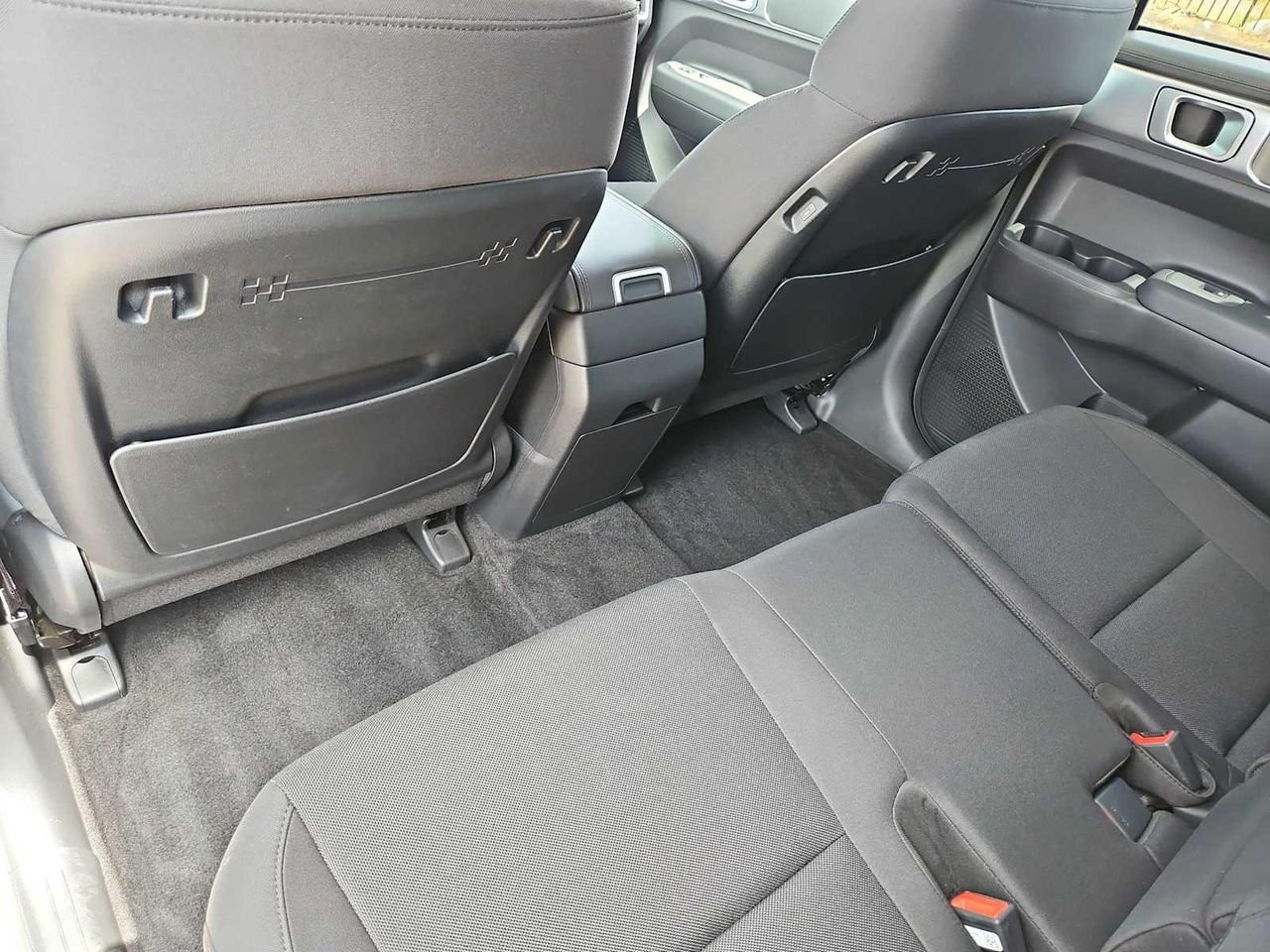 New 2026 Shimmering Silver Hyundai SE image 18