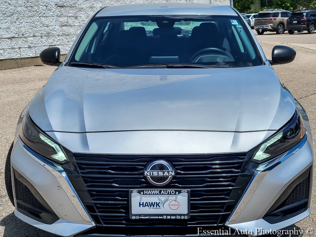 Certified Used 2024 Brilliant Silver Metallic Nissan 2.5 SV image 4