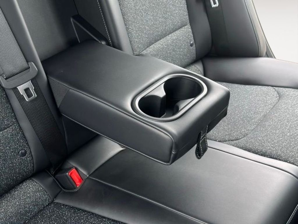 Used 2025 Snow White Pearl Kia GT-Line image 21
