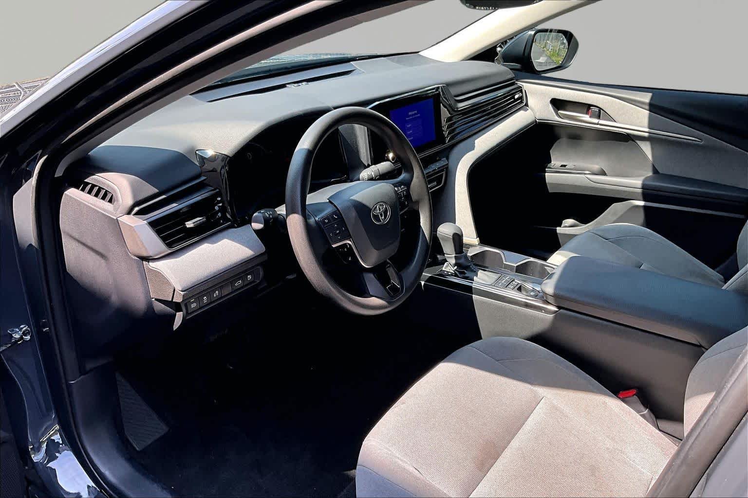 Used 2025 Underground Toyota LE image 18