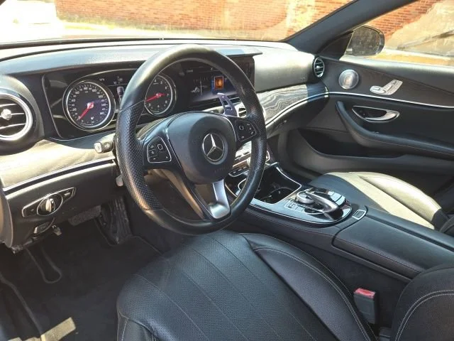 Used 2017  Mercedes-Benz E 300 Luxury image 8