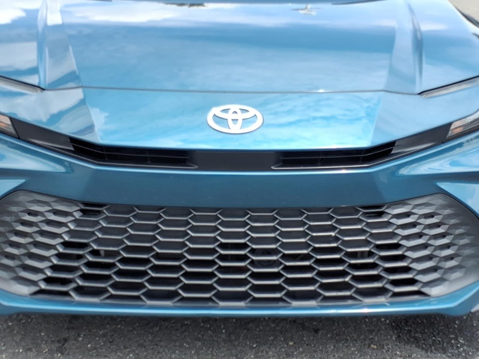 Used 2025 Ocean Gem Toyota SE image 14