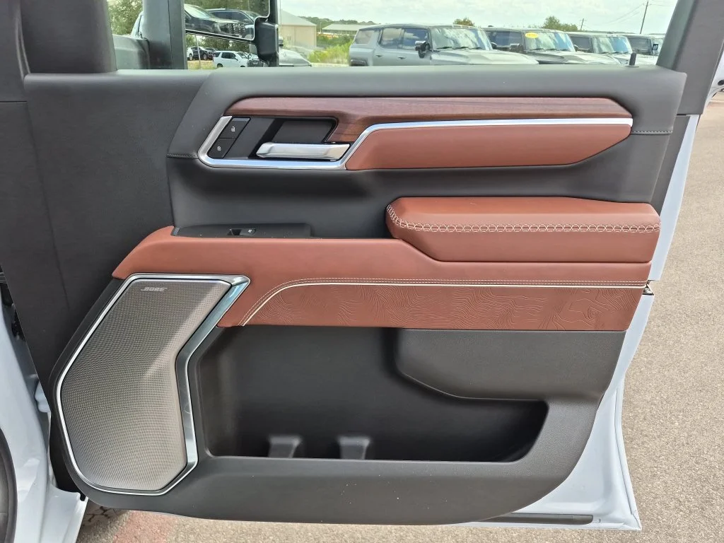 New 2026 Glacier White Tricoat GMC Denali Ultimate image 35