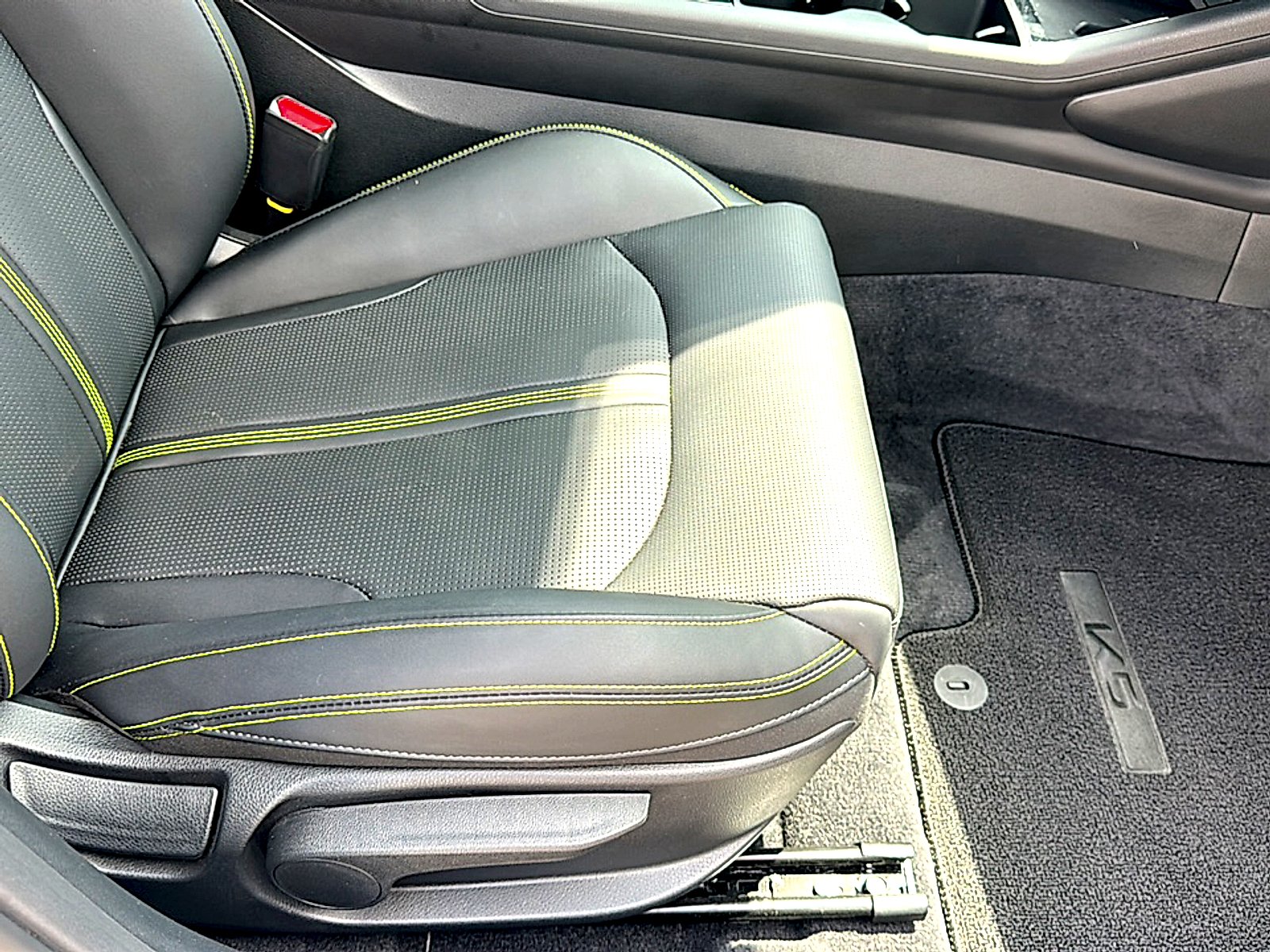 Used 2025 Wolf Gray Kia GT image 26