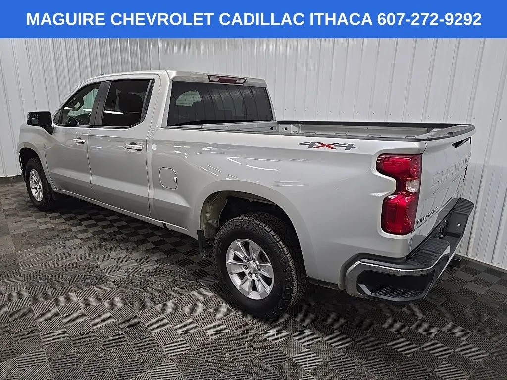 Used 2019  Chevrolet LT image 9
