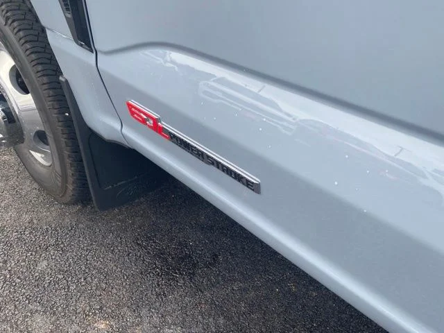 New 2026 Glacier Gray Metallic Tri-Coat Ford F-350® Platinum® image 49