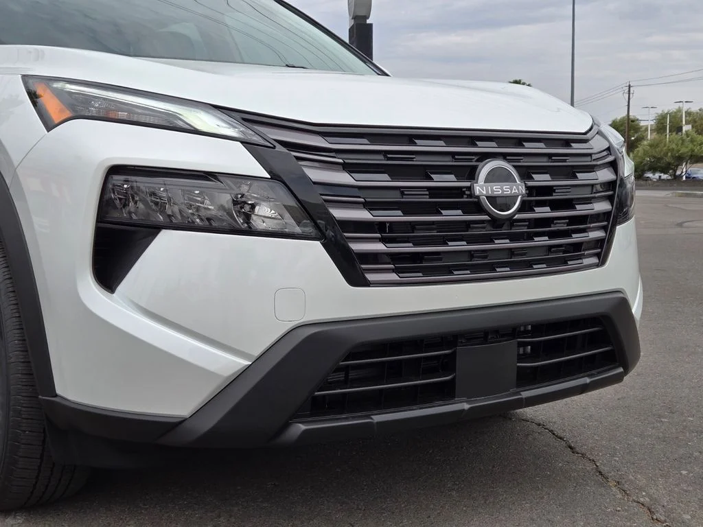 New 2026 Everest White Pearl TriCoat Nissan SV image 2
