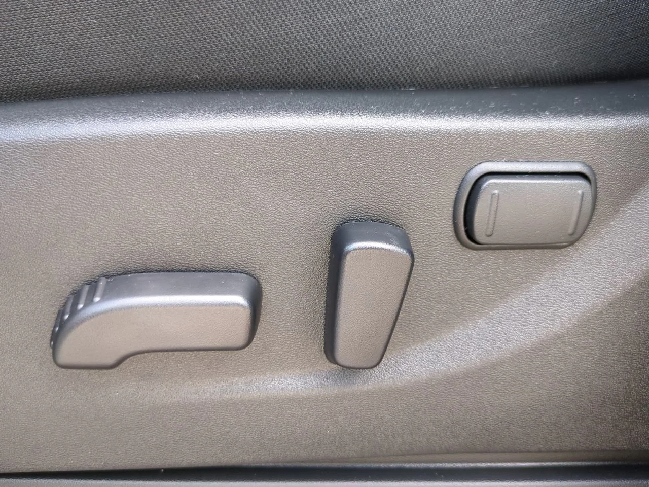New 2026 Boulder Gray Pearl Nissan Crew Cab PRO-4X® image 17