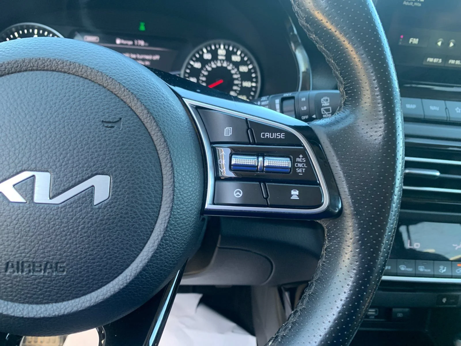Used 2023 Black Kia SX Turbo image 27