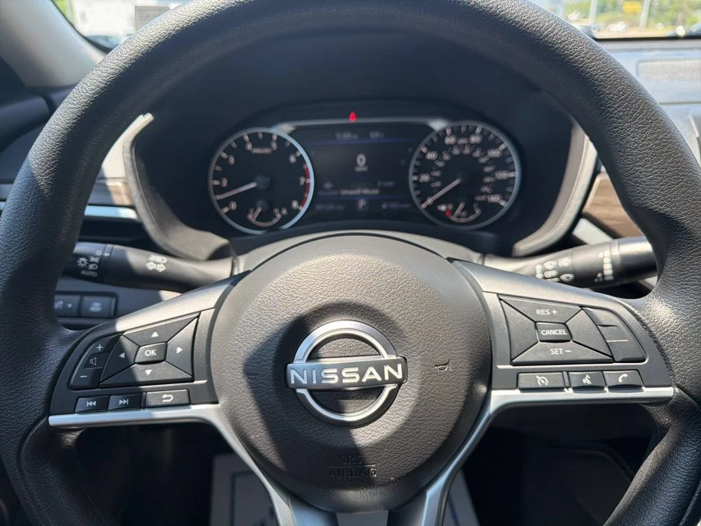 Used 2023 Black Nissan 2.5 SV image 18