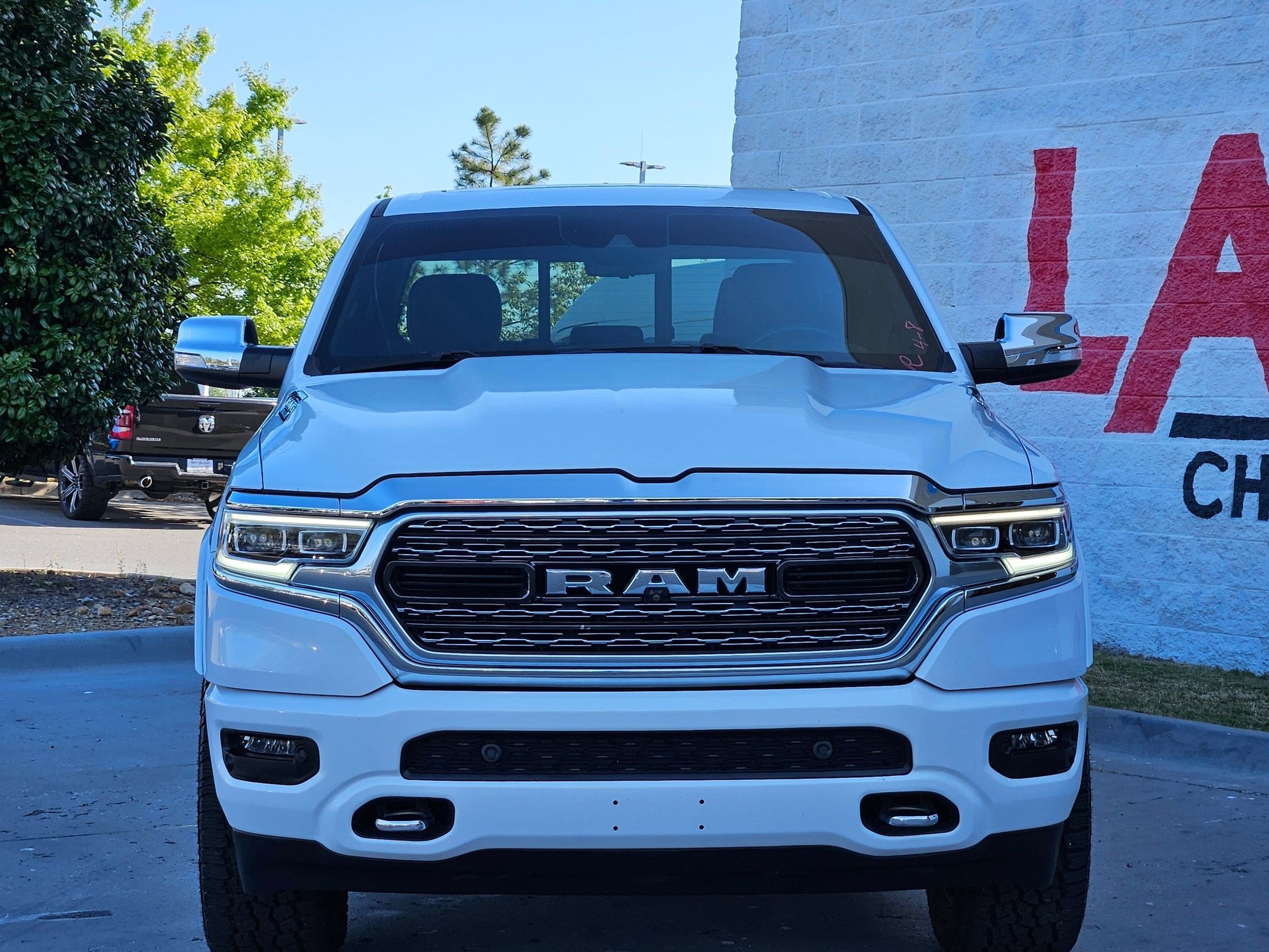 Used 2021 RAM Ram 1500 Pickup Limited with VIN 1C6SRFHT8MN537392 for sale in Little Rock