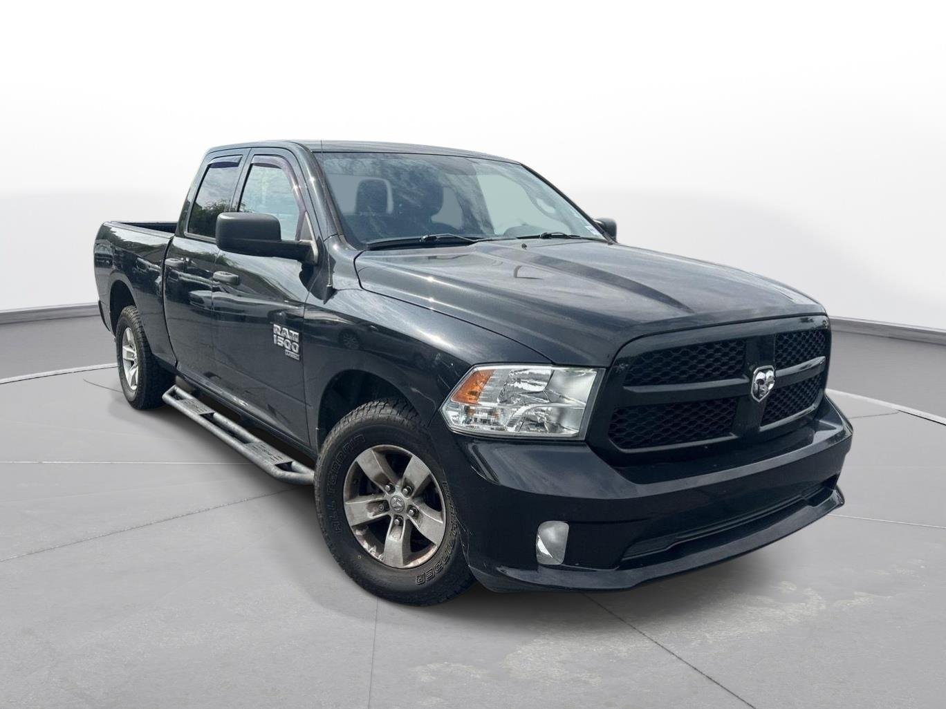 Used 2019 Brilliant Black Crystal Pearlcoat Ram Express image 4