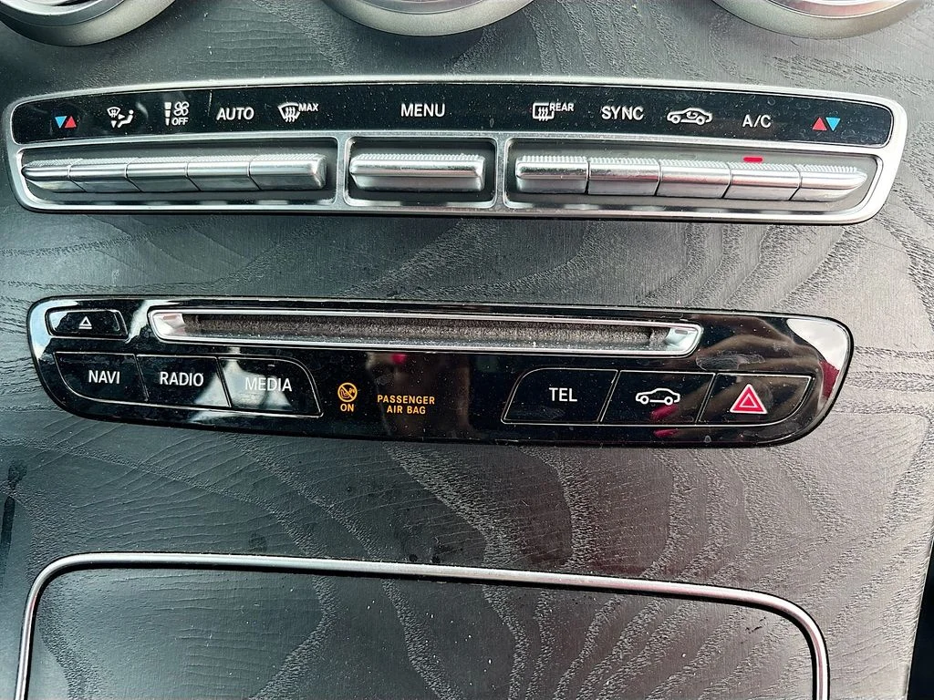 Used 2018 Black Mercedes-Benz GLC 300 image 25