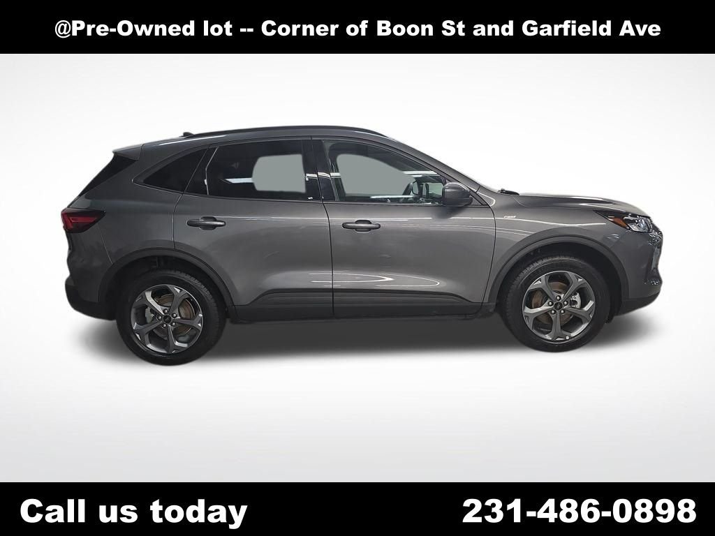 Used 2025 Gray Ford ST-Line Select image 12
