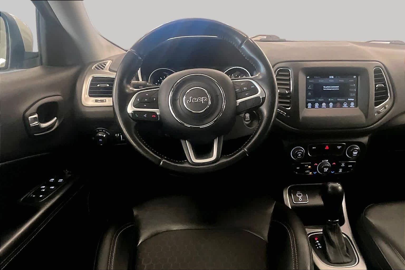 Used 2020 White Clearcoat Jeep Latitude image 5