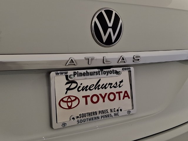 Used 2022 White Volkswagen 3.6L V6 SE w/Technology image 37