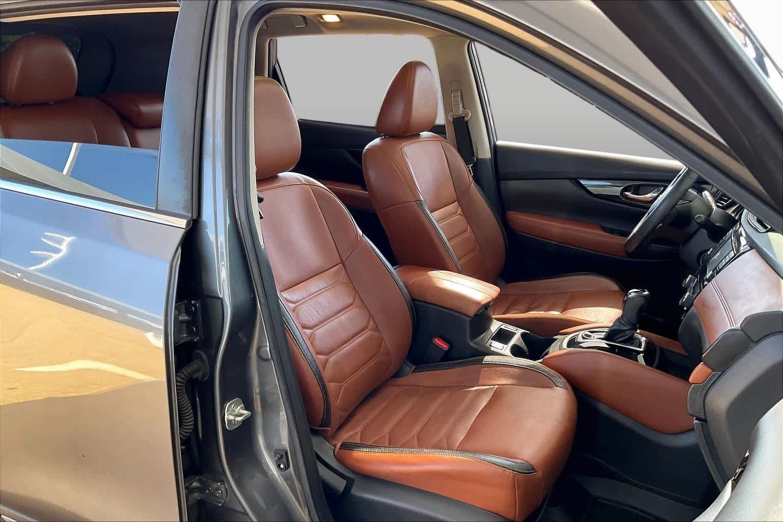 Used 2017 Gun Metallic Nissan SL image 7