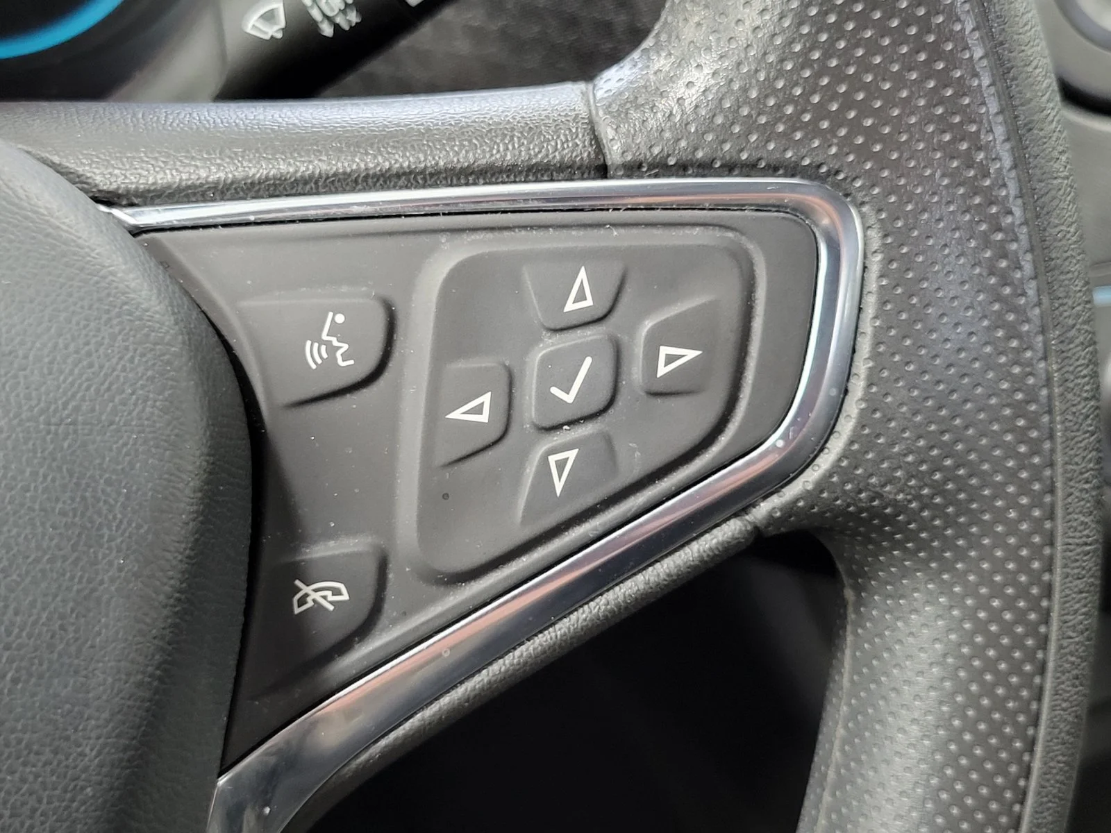 Used 2023 Blue Chevrolet LS image 17