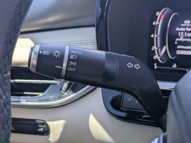 Used 2024 Black INFINITI LUXE image 30