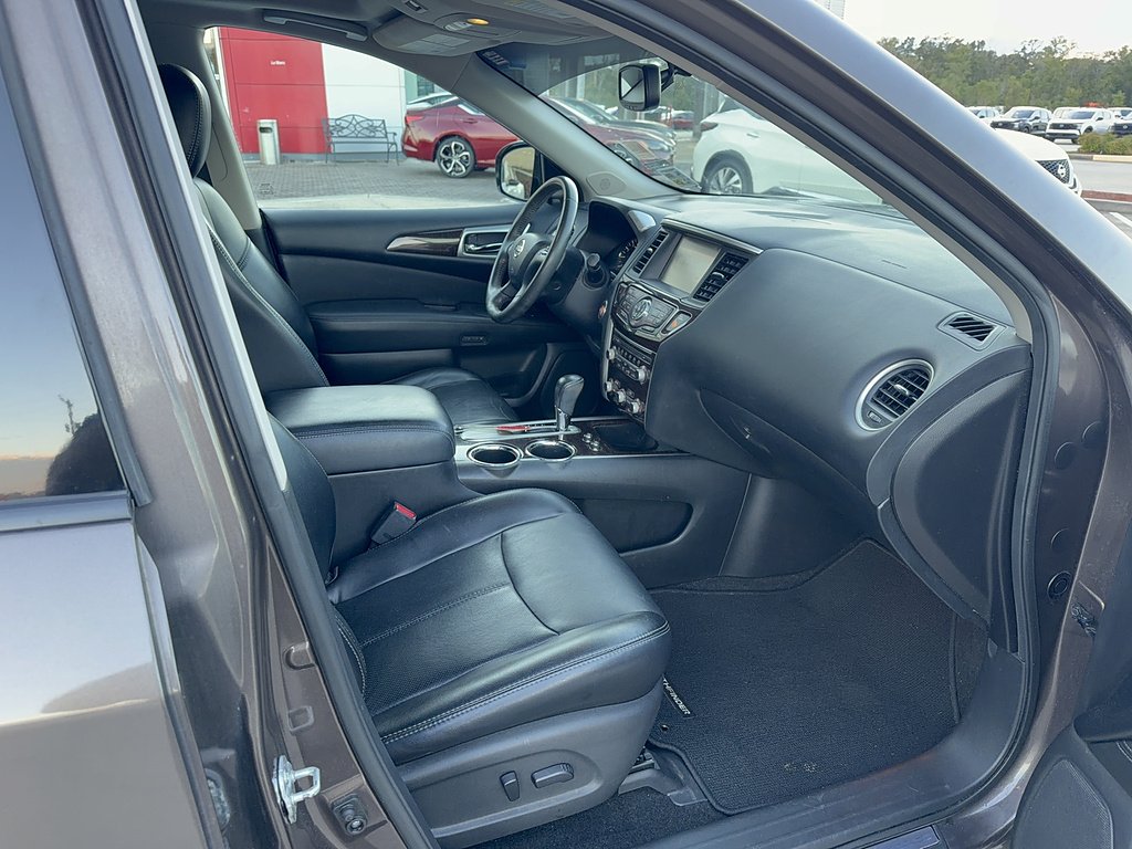 Used 2015 Java Metallic Nissan Platinum image 13