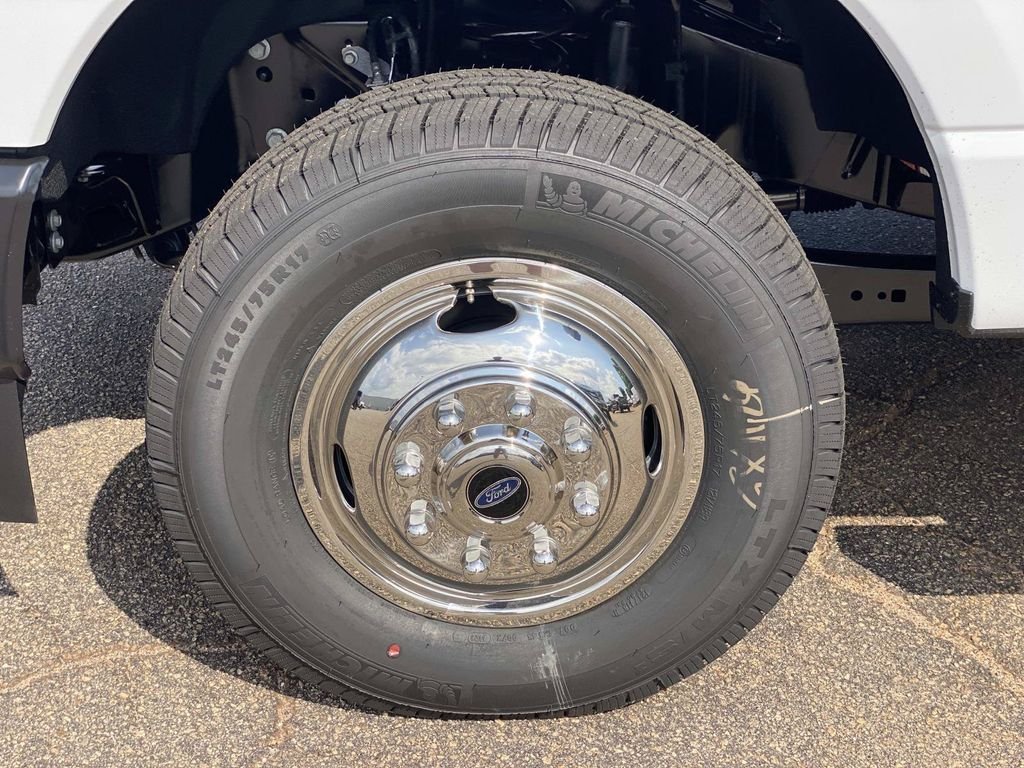 New 2026 Oxford White Ford F-350® XL image 7