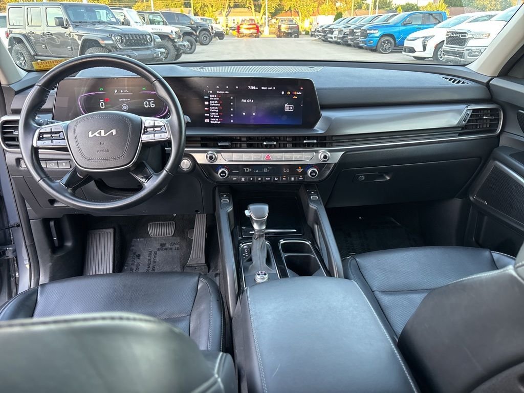 Certified Used 2025 Silver Kia S image 20