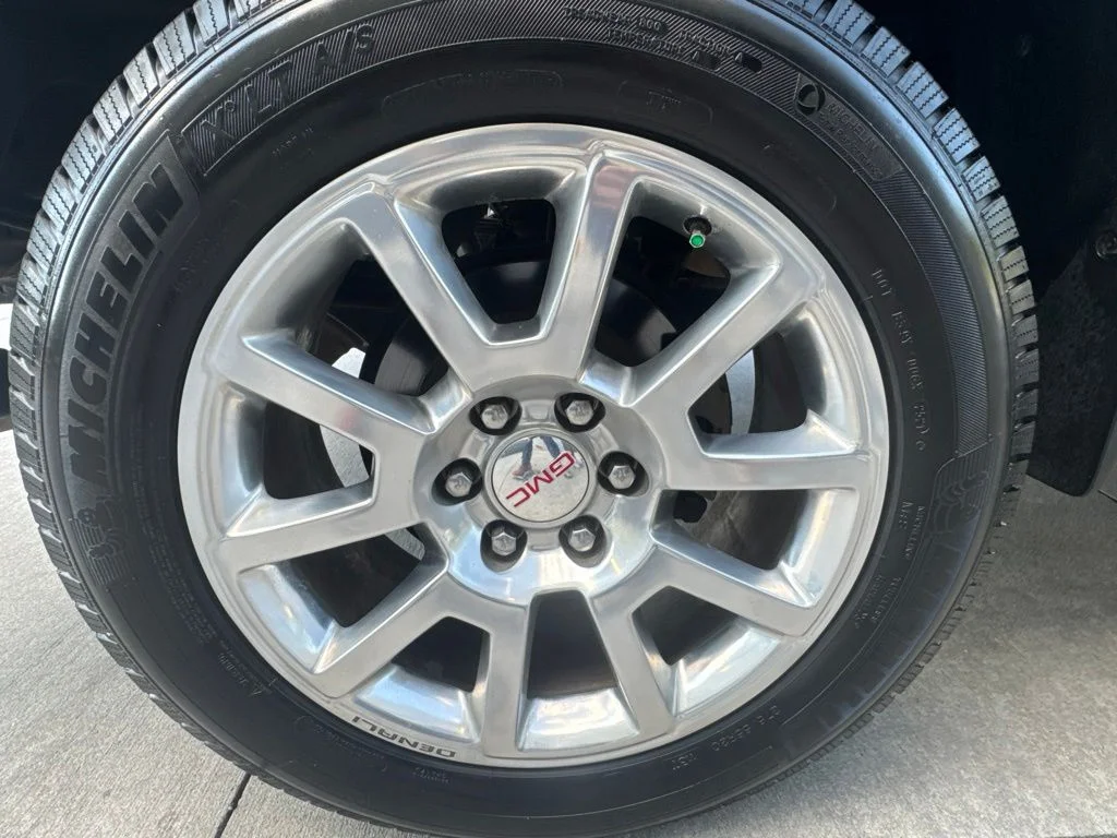Used 2016 Silver GMC Denali image 9