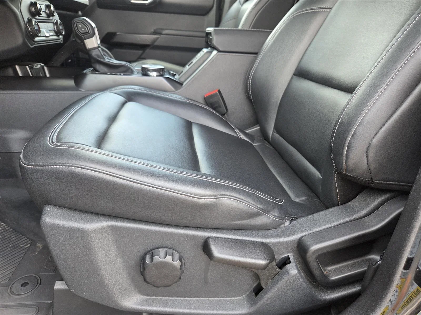 Used 2025 Shadow Black Ford Badlands image 17