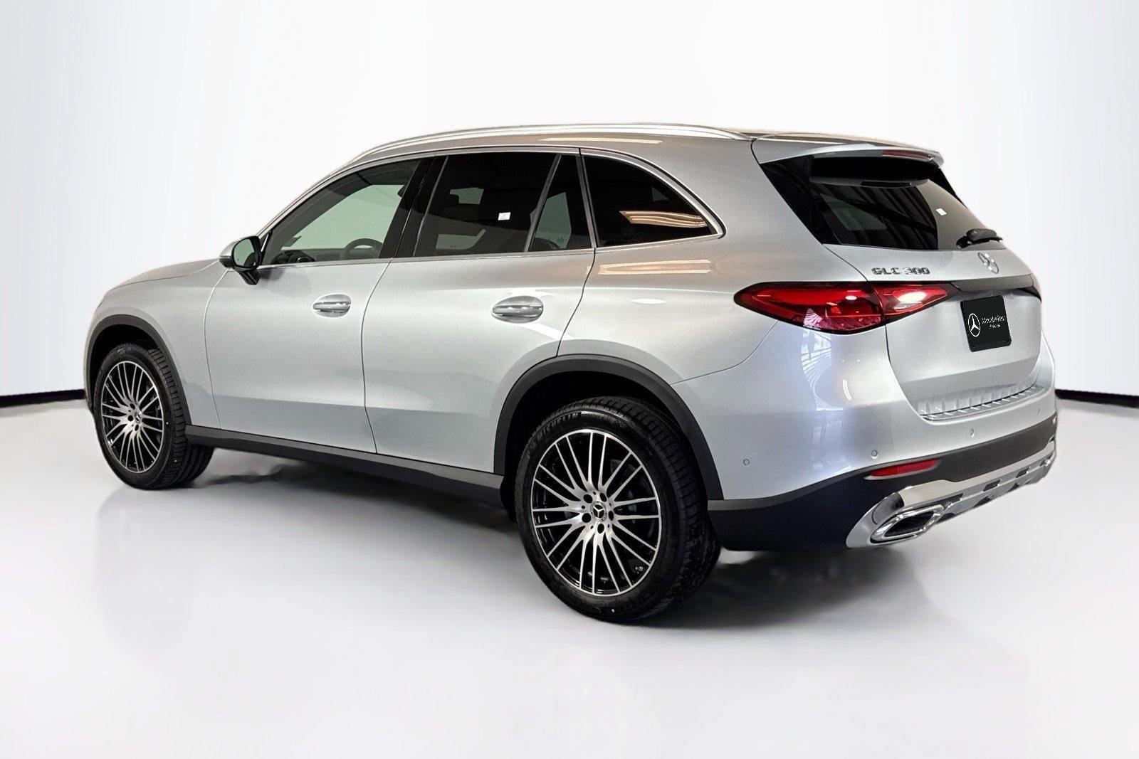 New 2026 Cirrus Silver Metallic Mercedes-Benz GLC 300 image 7