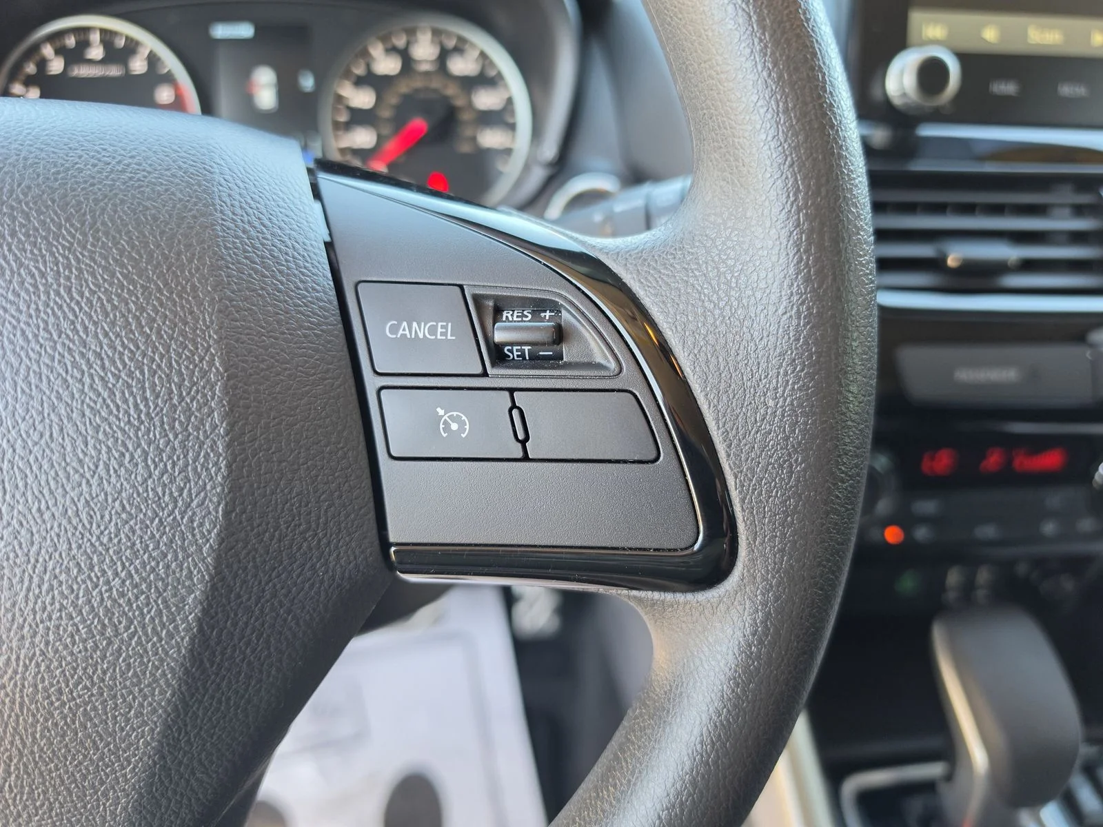 Used 2024  Mitsubishi  image 33