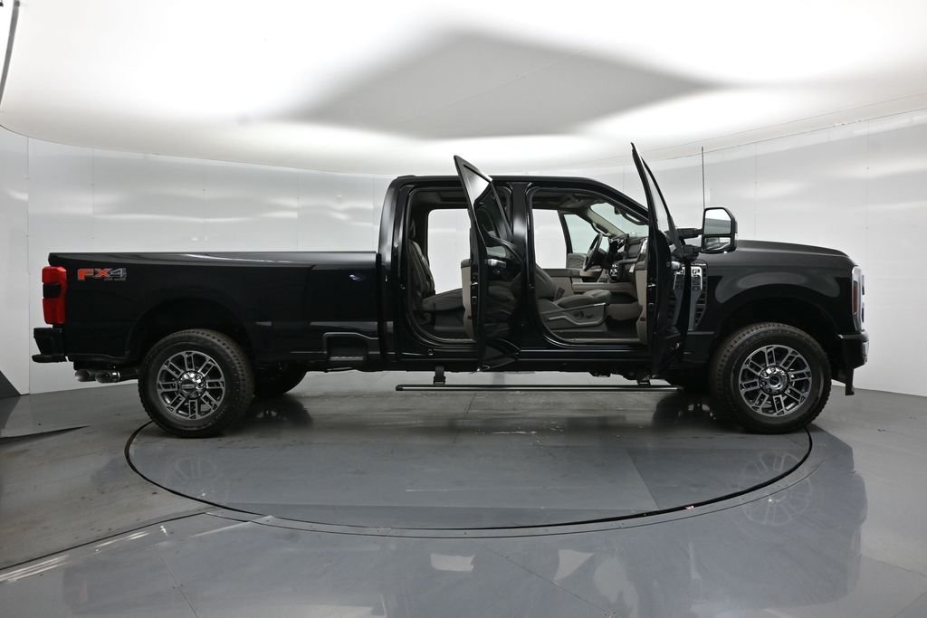 New 2026 Agate Black Metallic Ford Platinum image 4
