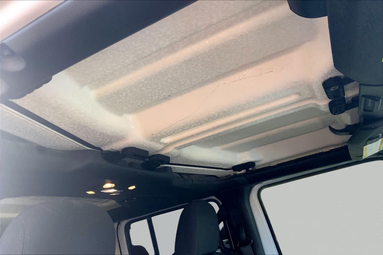 Used 2019 Bright White Clearcoat Jeep Sport S image 14
