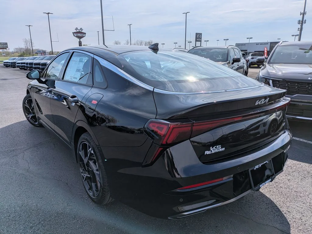 New 2026 Black Kia GT-Line image 5