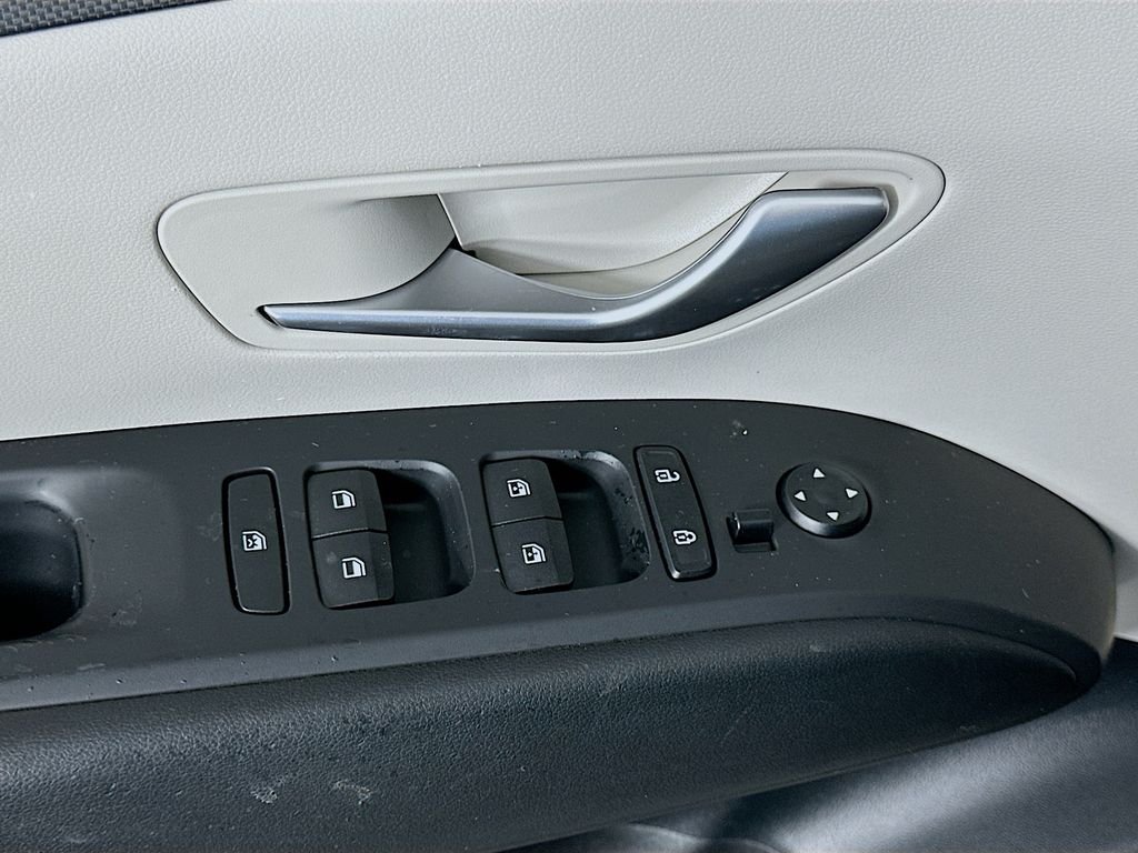 Used 2022 Gray Hyundai SEL image 17