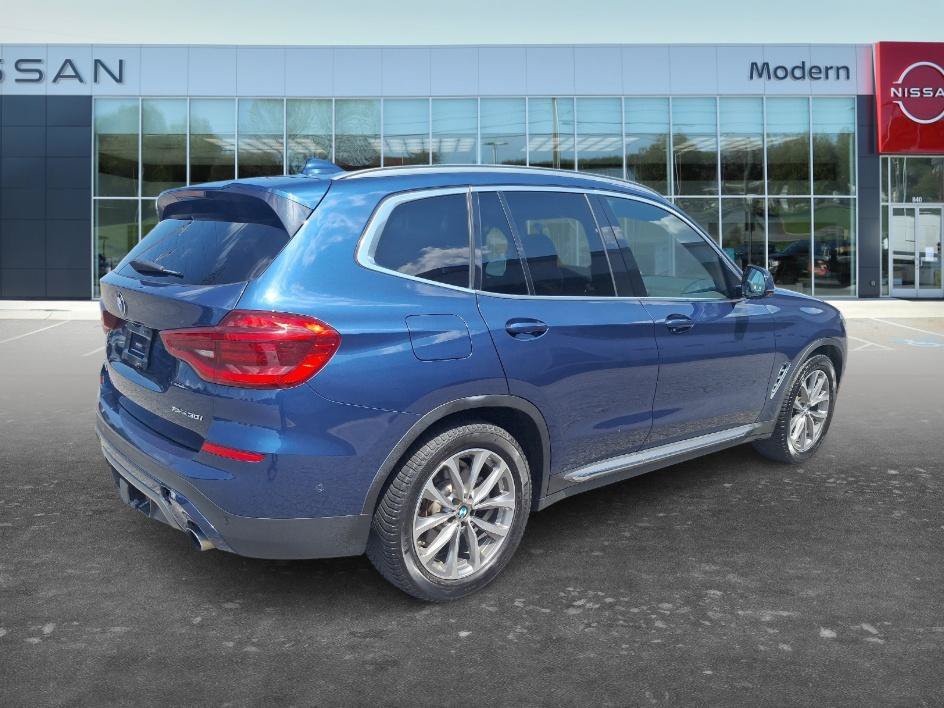 Used 2019 Blue Metallic BMW xDrive30i image 5