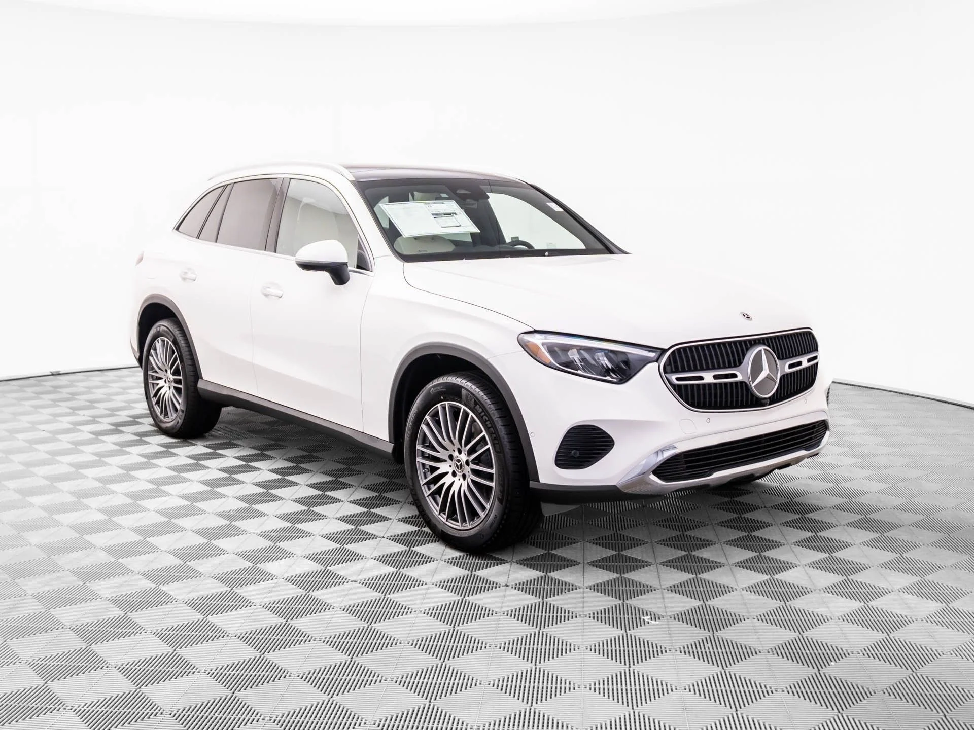New 2026 White Mercedes-Benz GLC 300 image 7
