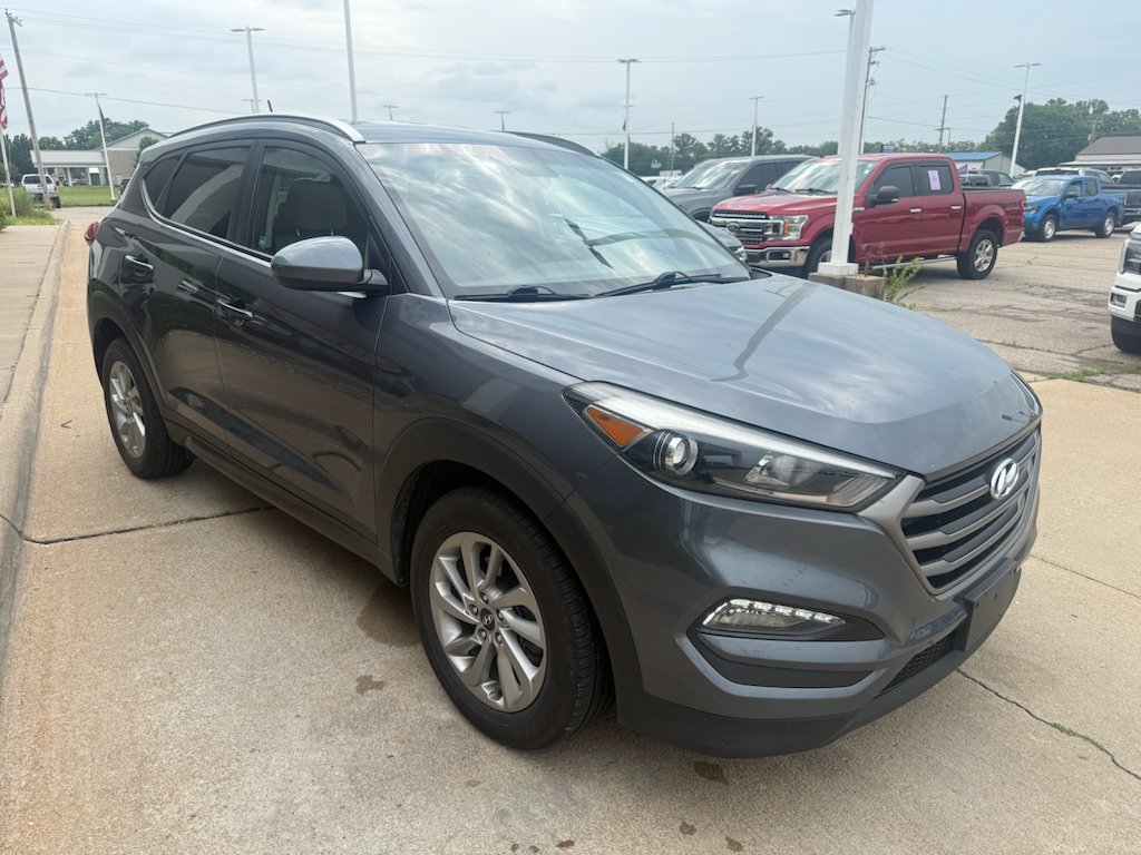 Used 2016 Coliseum Grey Hyundai SE image 4
