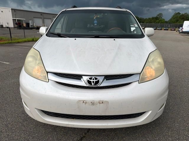 Used 2008 White Toyota XLE image 8