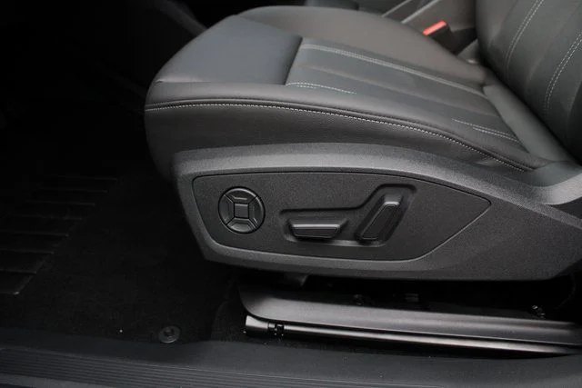 Used 2025 Black Audi Premium Plus image 5
