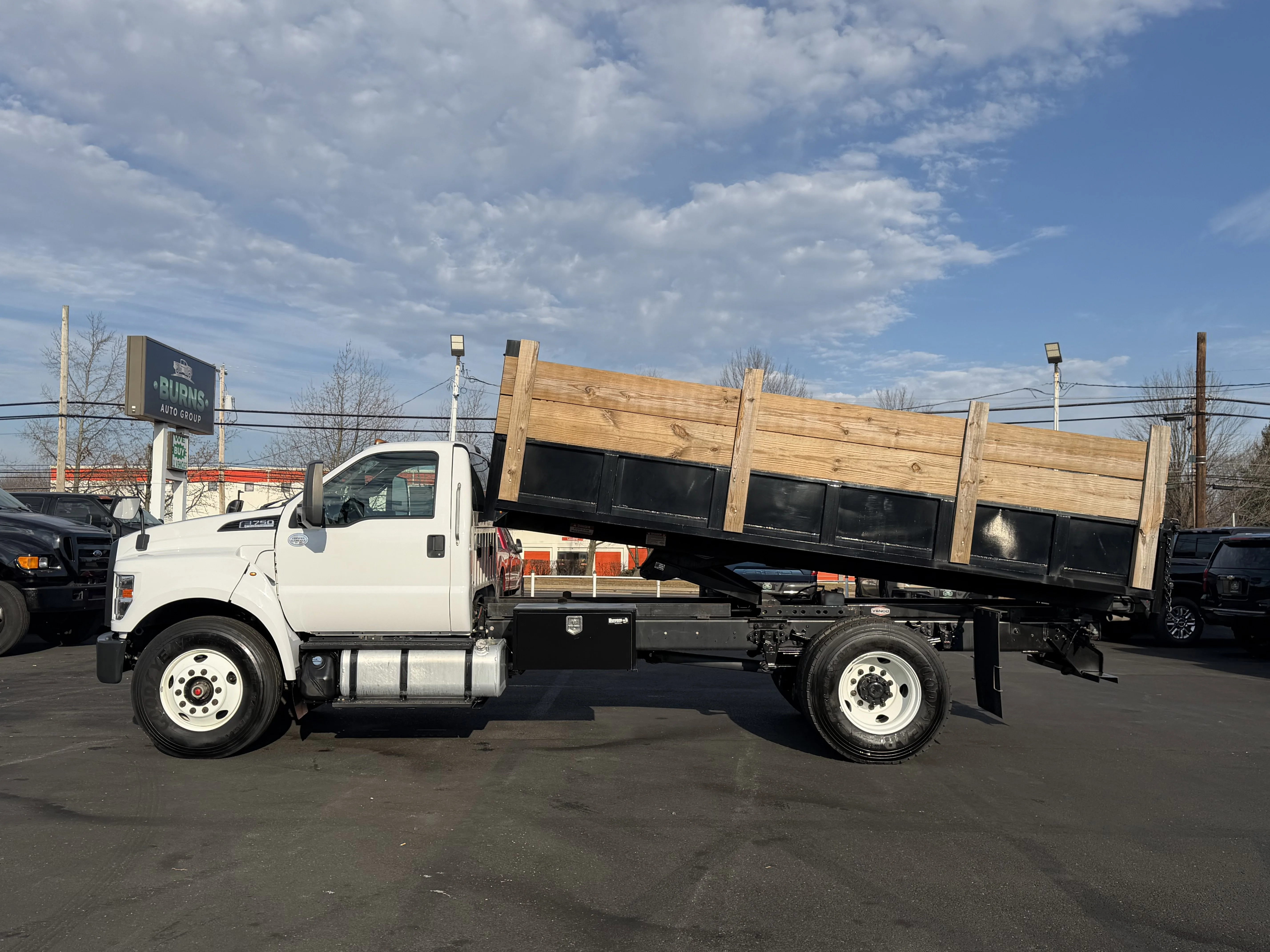 2022 Ford F-750 - Photo 7