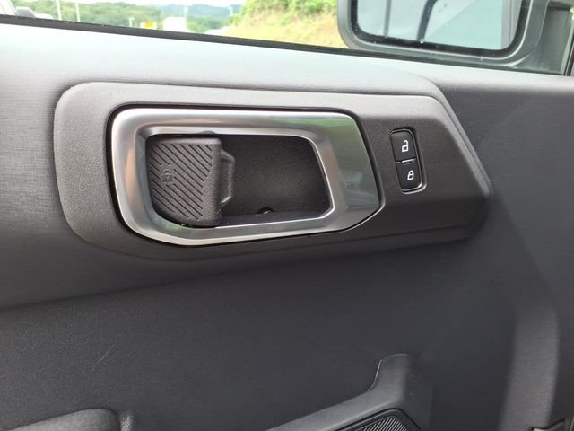 New 2026 Avalanche Gray Ford Badlands image 24