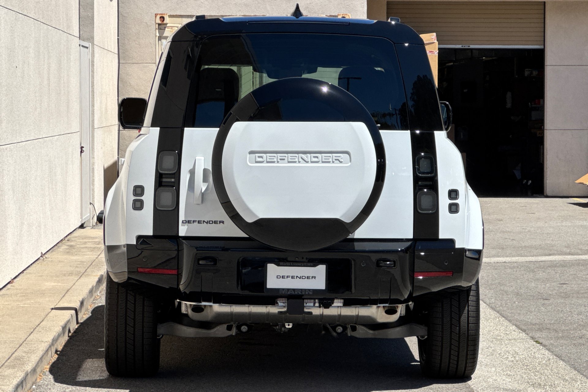 New 2026 Fuji White Land Rover X-Dynamic SE image 7