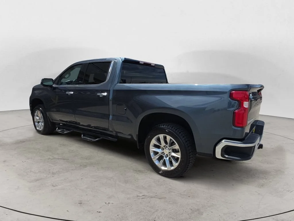 Used 2019 SHADOW GRAY METALLIC Chevrolet LTZ image 7
