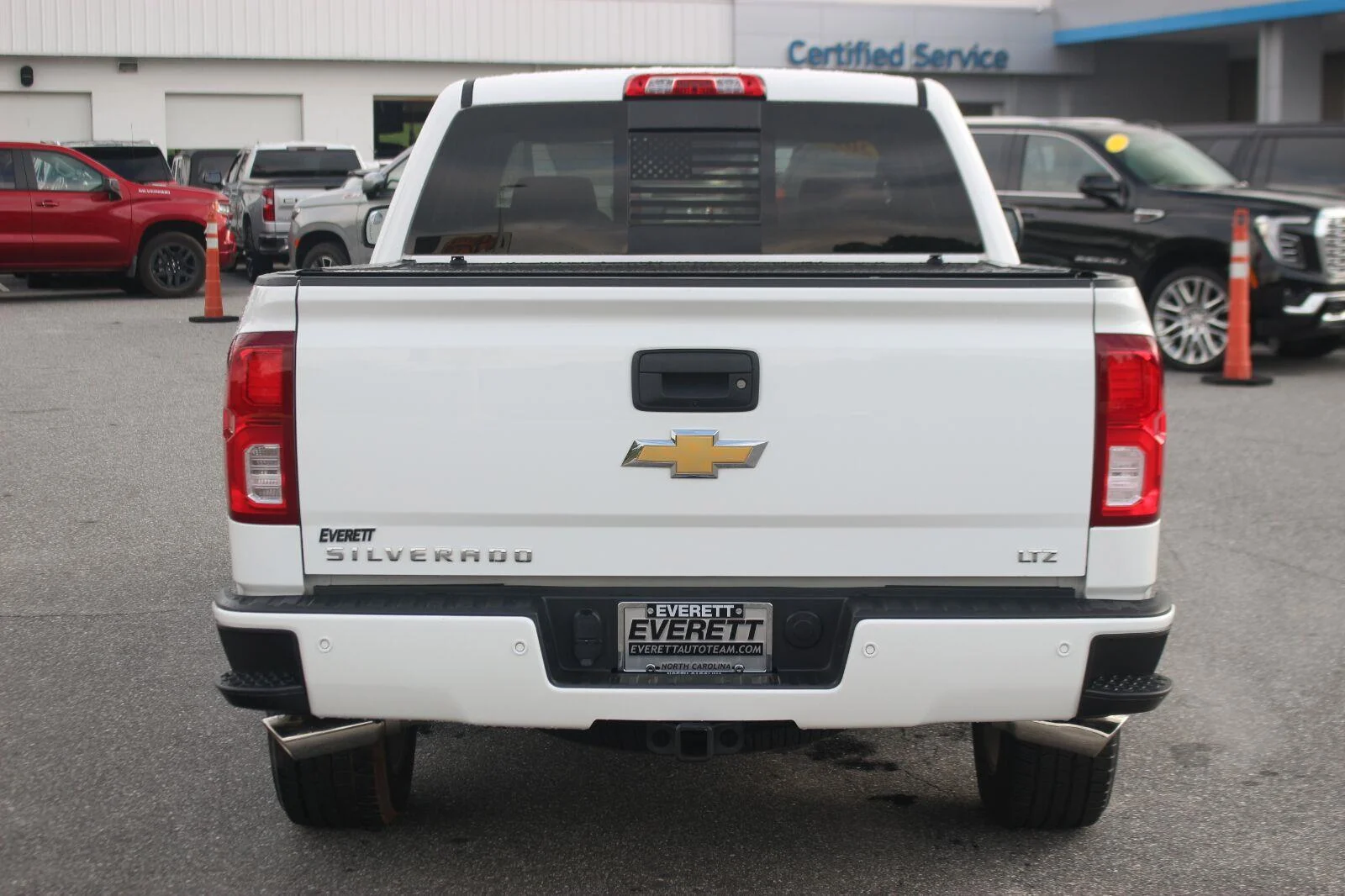 Used 2017 SUMMIT WHITE Chevrolet LTZ image 6