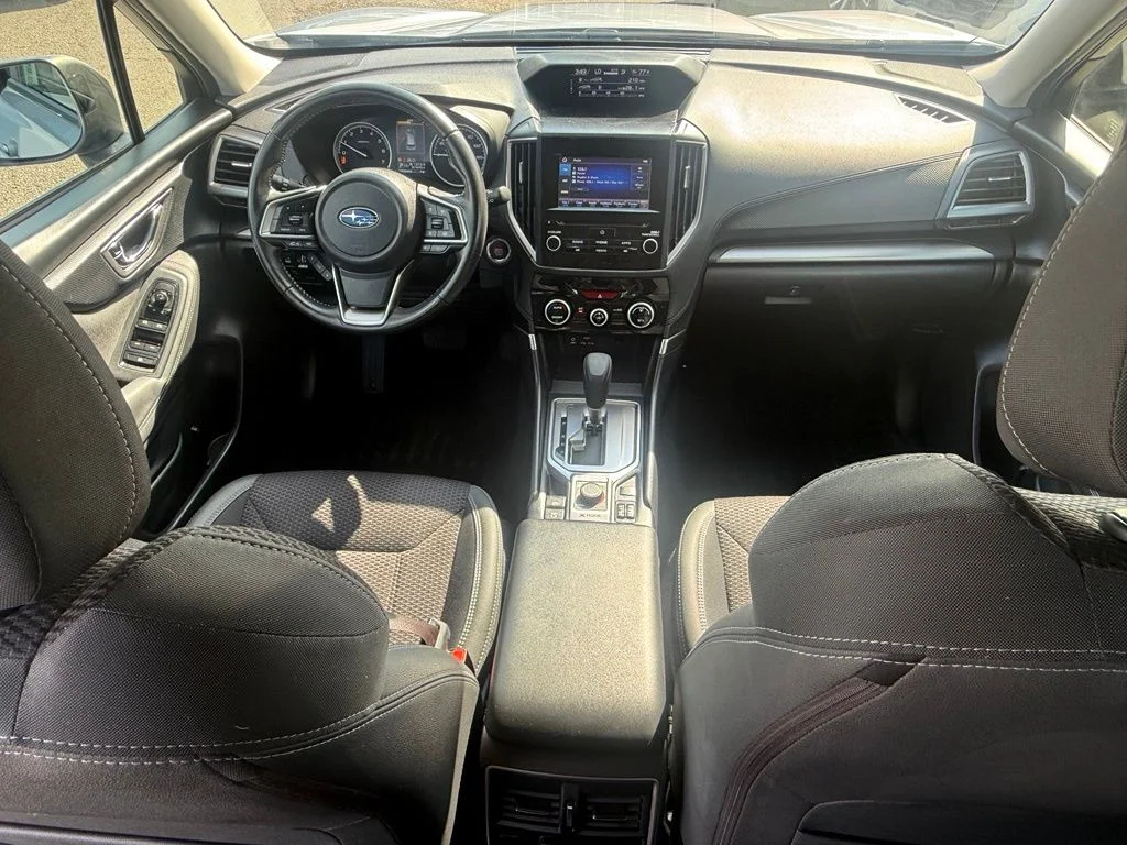 Used 2021 Ice Silver Metallic Subaru Premium image 27
