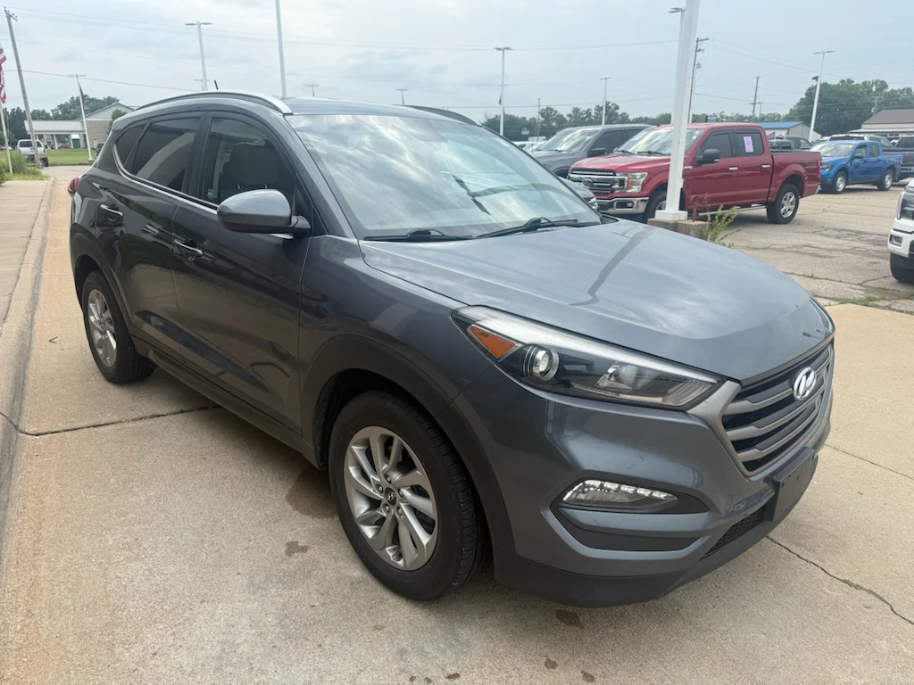 Used 2016 Coliseum Grey Hyundai SE image 7